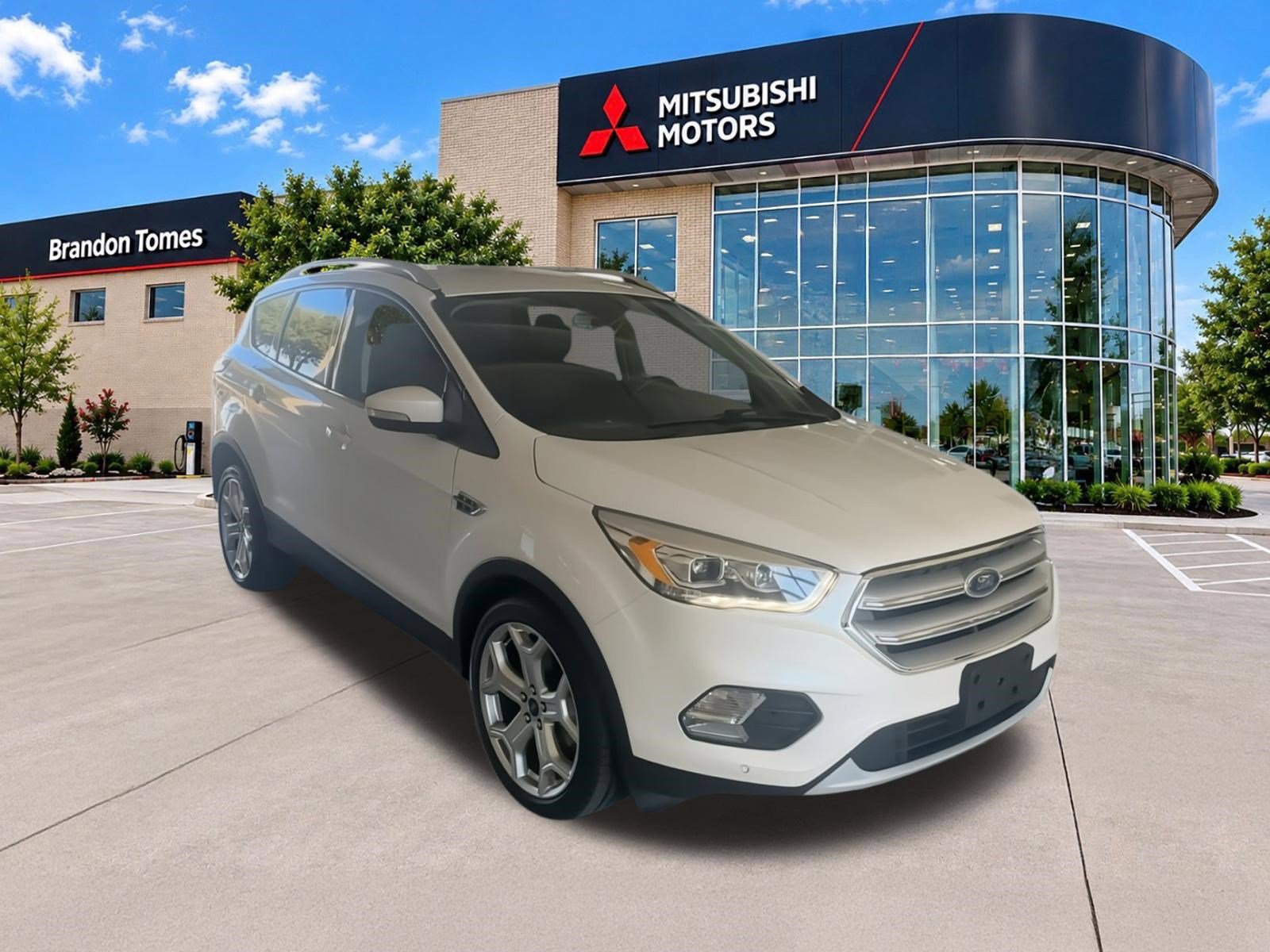 Used 2019 Ford Escape Titanium FWD image 2