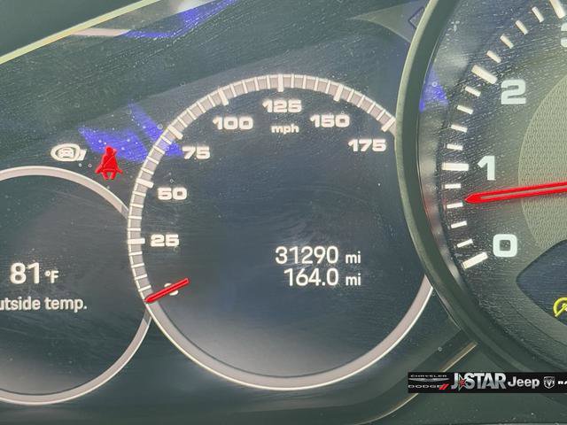 Used 2023 Porsche Cayenne Platinum Edition image 21