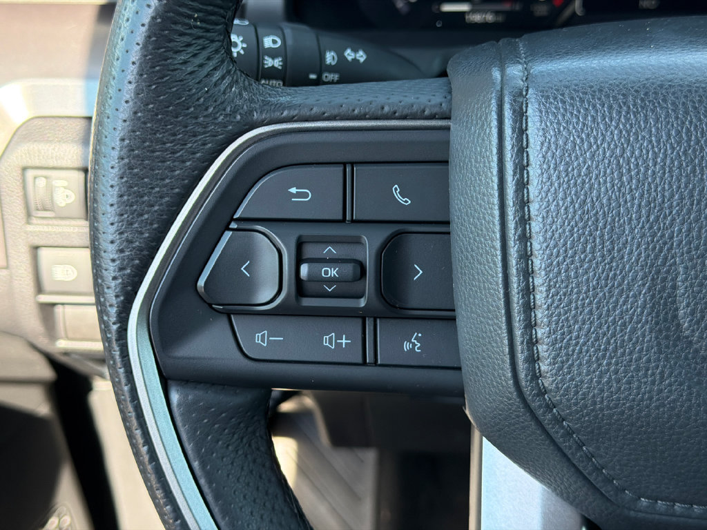 Used 2025 Toyota Tacoma TRD Off-Road AWD/4WD image 24