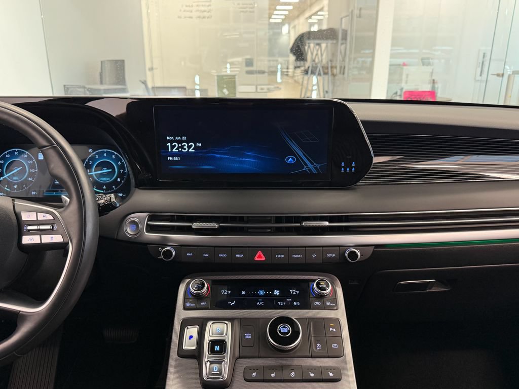 Used 2025 Hyundai Palisade Calligraphy FWD image 19