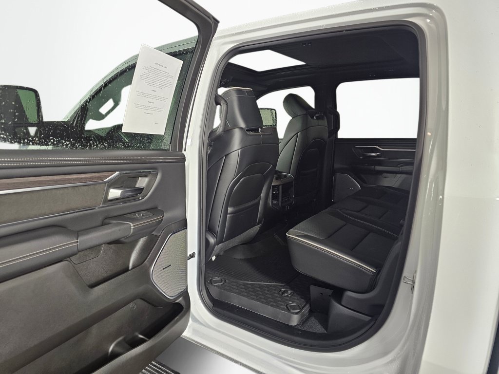 New 2026 RAM 1500 Laramie AWD/4WD image 36