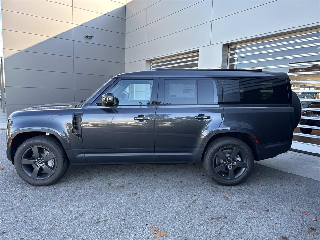 New 2025 Land Rover Defender 130 S image 4