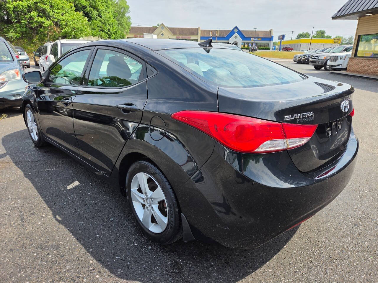 Used 2013 Hyundai Elantra GLS w/ Preferred Pkg FWD image 7