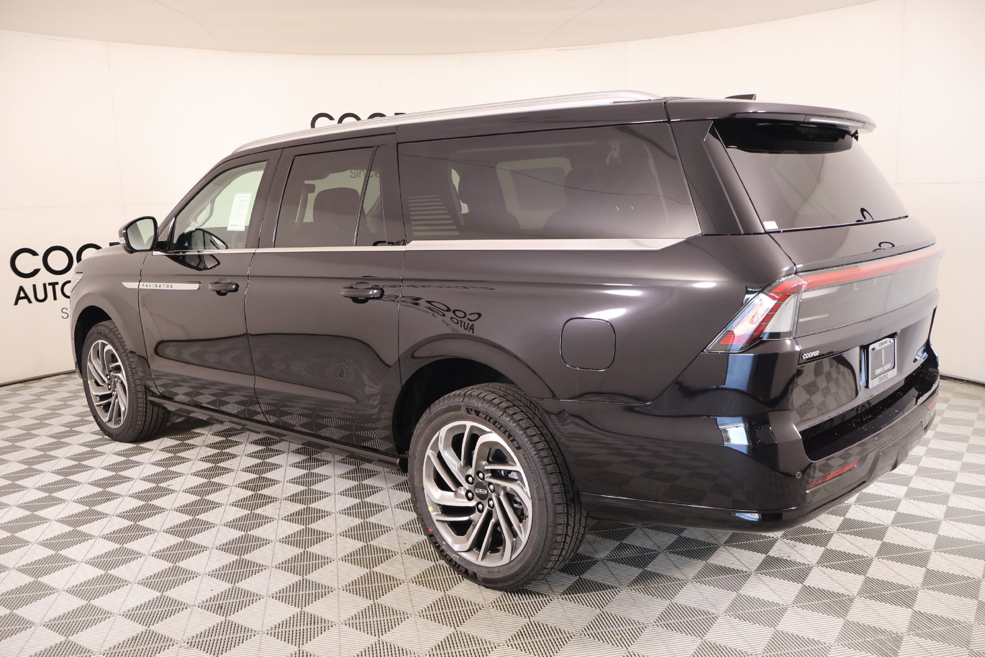 New 2027 Lincoln Navigator L Reserve AWD/4WD image 24