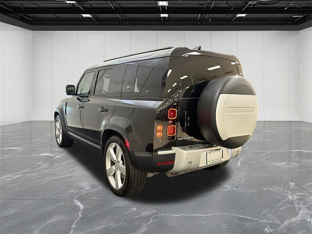 Used 2020 Land Rover Defender 110 First Edition image 3