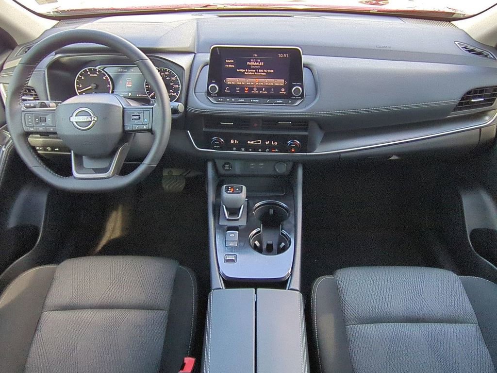 Certified 2025 Nissan Rogue SV image 15