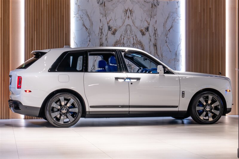 Used 2023 Rolls-Royce Cullinan AWD/4WD image 5