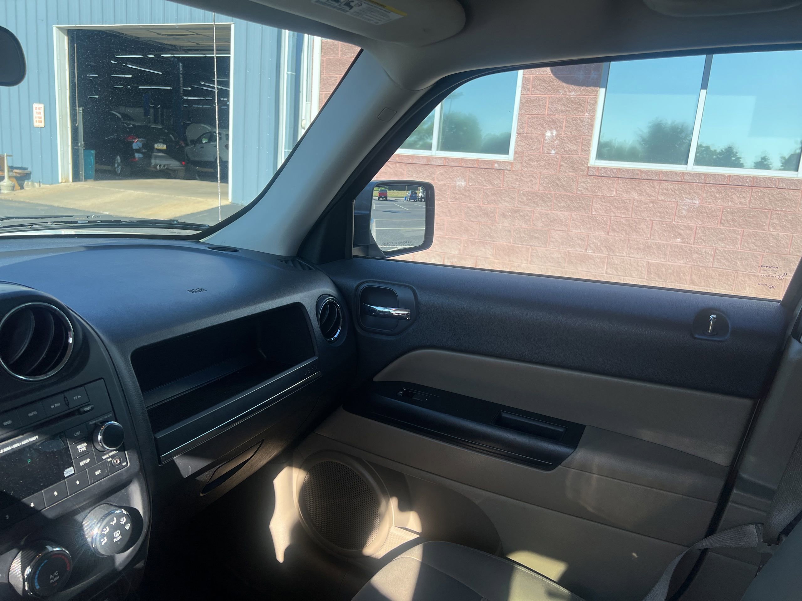 Used 2012 Jeep Patriot Latitude FWD image 10