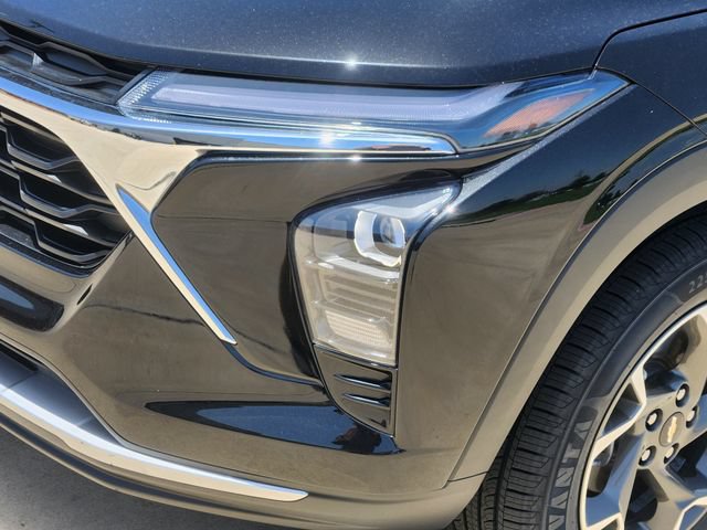 Used 2024 Chevrolet Trax LT FWD image 9