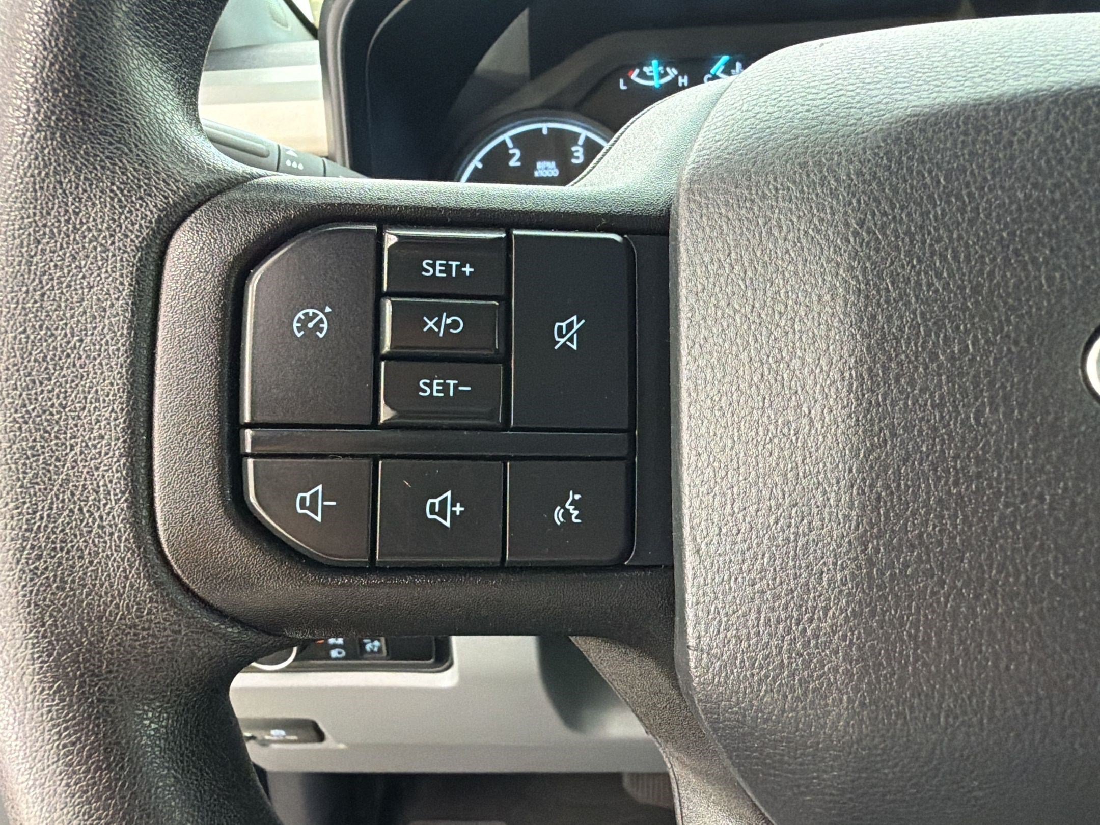Used 2025 Ford F250 XLT AWD/4WD image 17