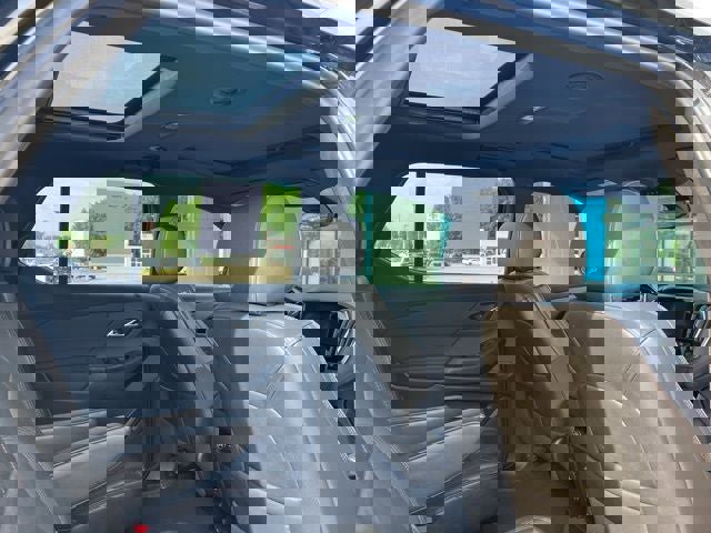 Used 2023 Chevrolet Traverse RS AWD/4WD image 13