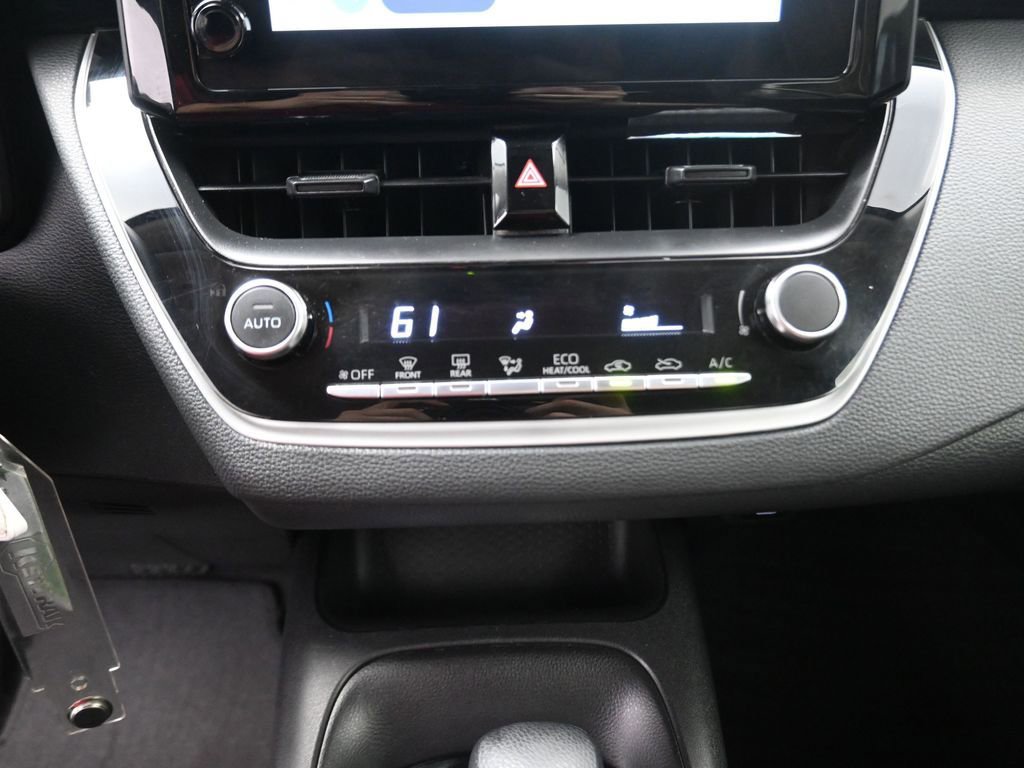 Used 2025 Toyota Corolla LE image 9