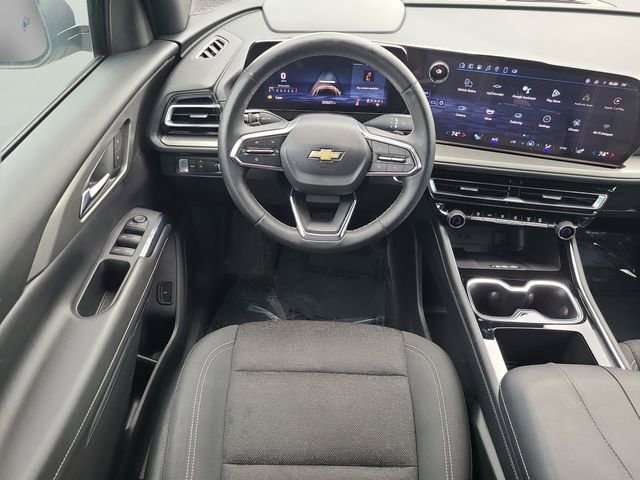 Used 2025 Chevrolet Traverse LT FWD image 15