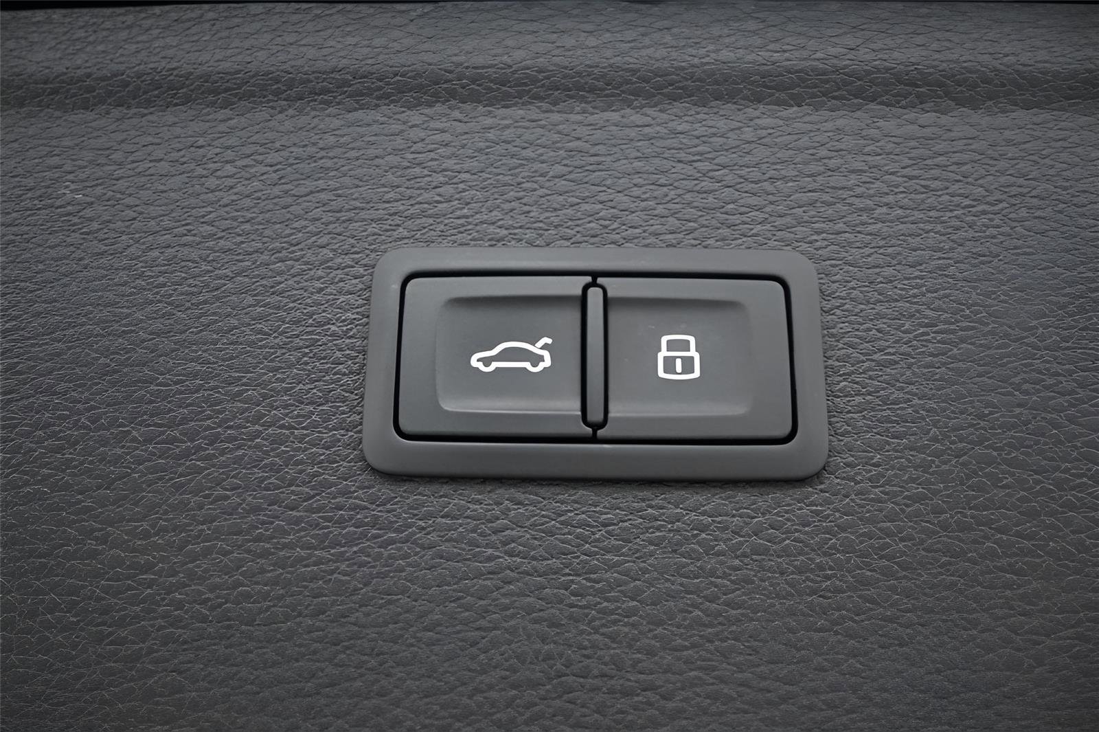 Used 2022 Audi Q5 e Premium image 16