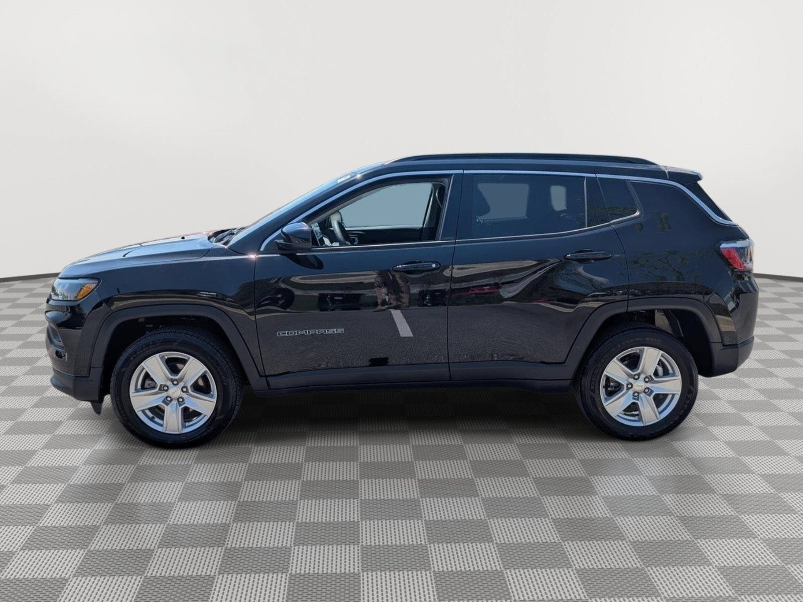 Used 2022 Jeep Compass Latitude AWD/4WD image 2