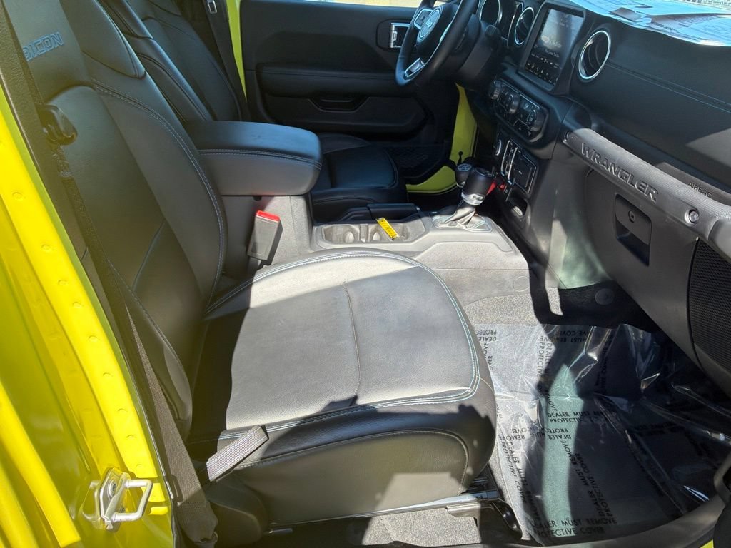 Used 2023 Jeep Wrangler Unlimited Rubicon 4xe w/ Cold Weather Group AWD/4WD image 18