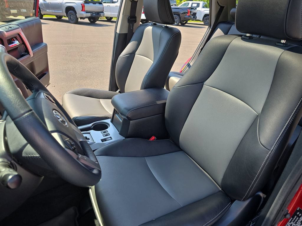 Certified 2019 Toyota 4Runner SR5 Premium AWD/4WD image 18