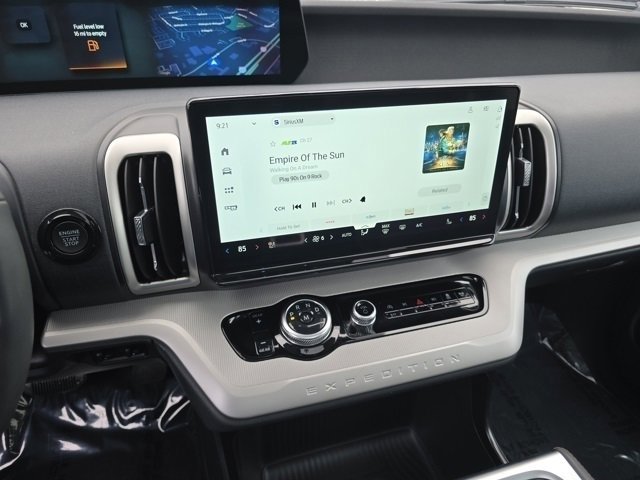 Used 2025 Ford Expedition Active image 44