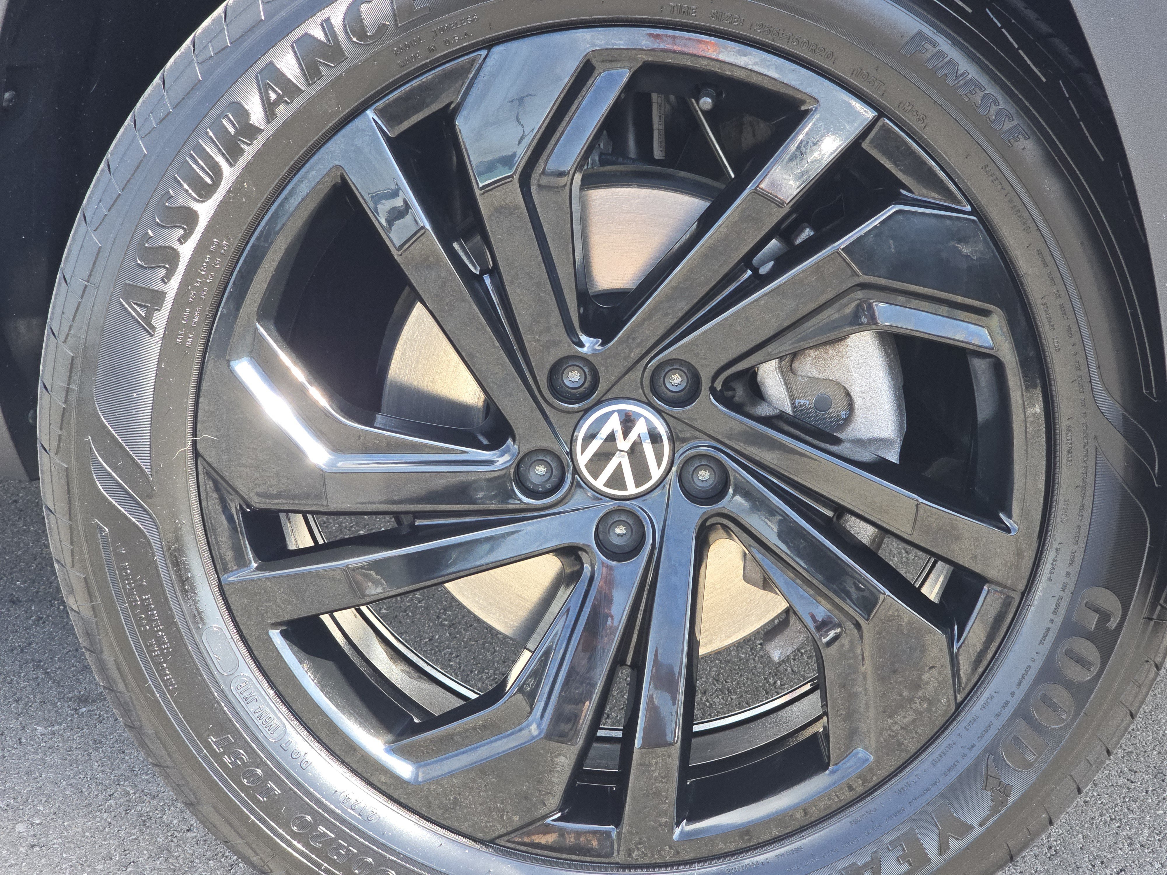 Certified 2023 Volkswagen Atlas SE w/ Black Wheel Package AWD/4WD image 14