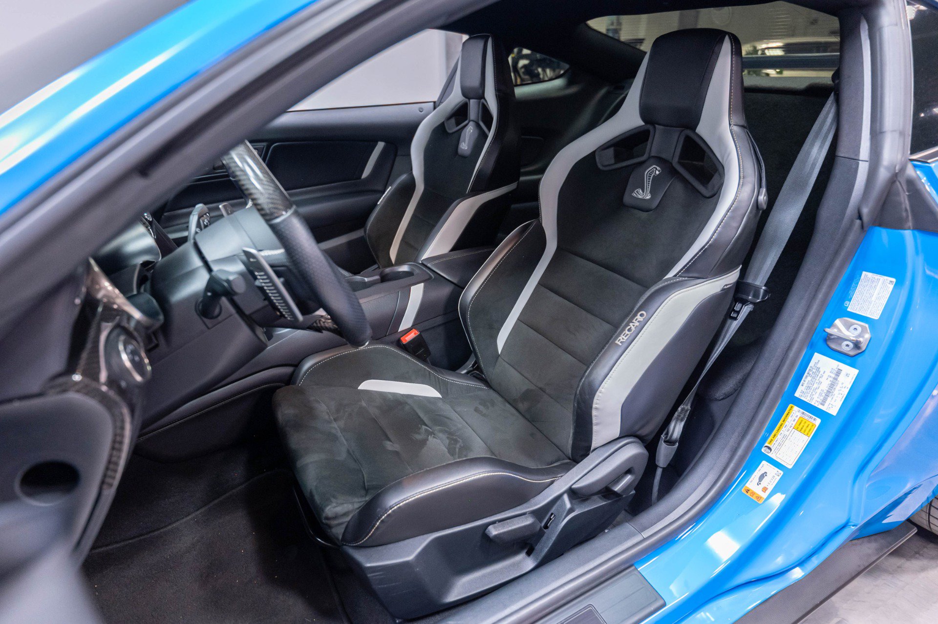 Used 2022 Ford Mustang Shelby GT500 w/ Carbon Fiber Track Pack RWD image 8