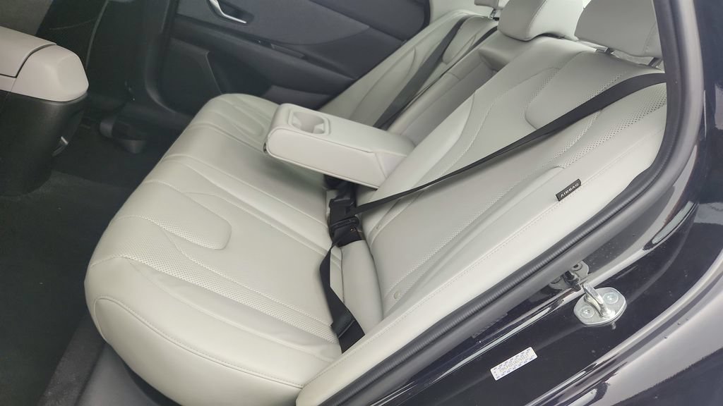 Used 2024 Hyundai Elantra Limited FWD image 26