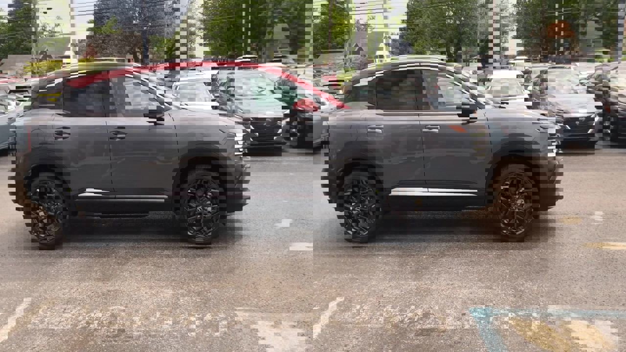Used 2025 Nissan Kicks SR image 9