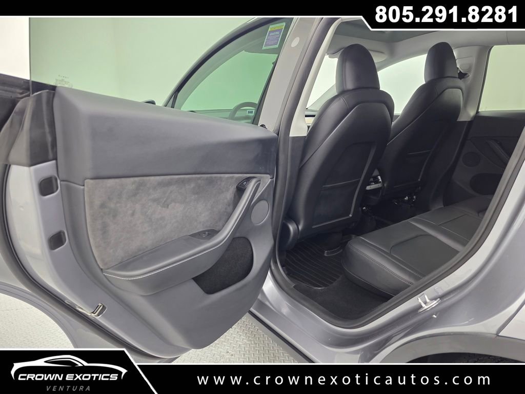 Used 2024 Tesla Model Y Performance image 21