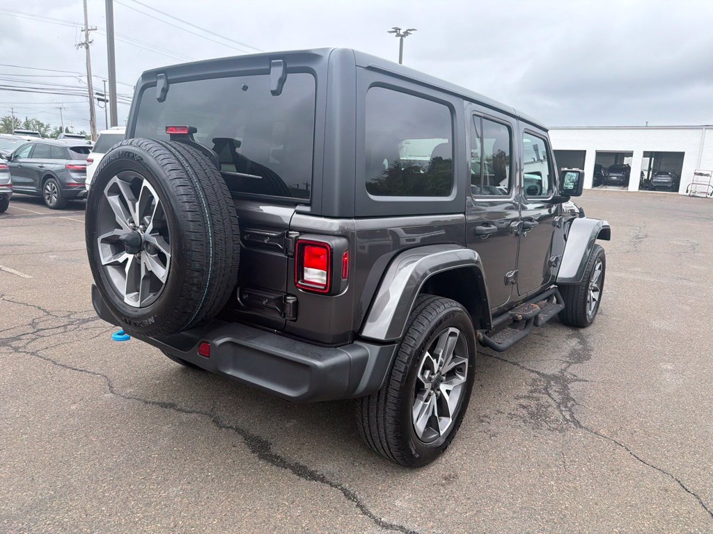 Used 2024 Jeep Wrangler Unlimited w/ Convenience Group AWD/4WD image 7