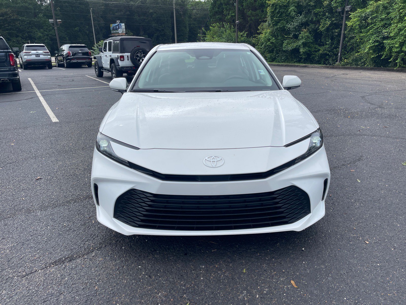 Used 2025 Toyota Camry LE FWD image 2