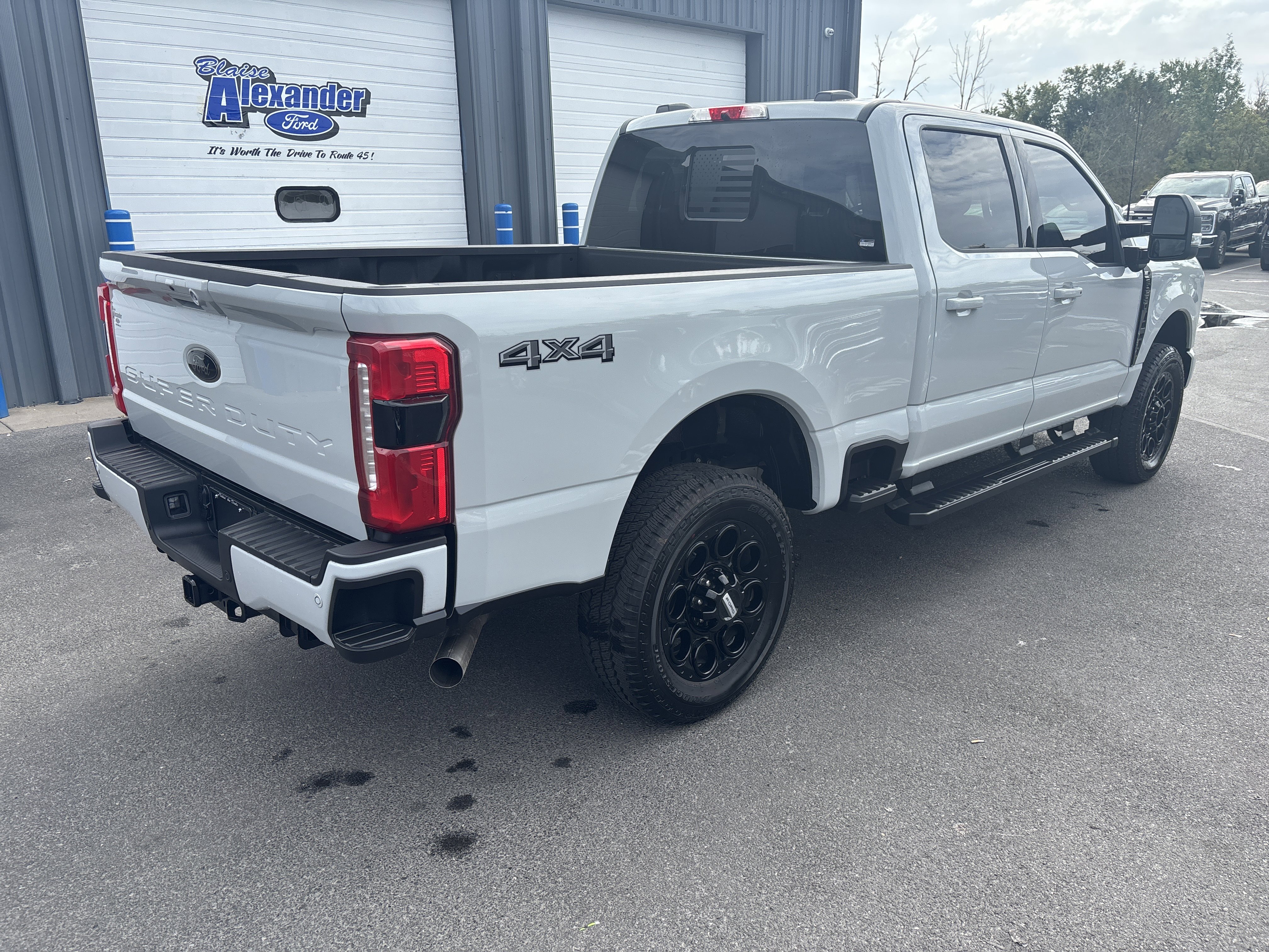 Used 2025 Ford F250 XLT w/ Black Appearance Package video 3