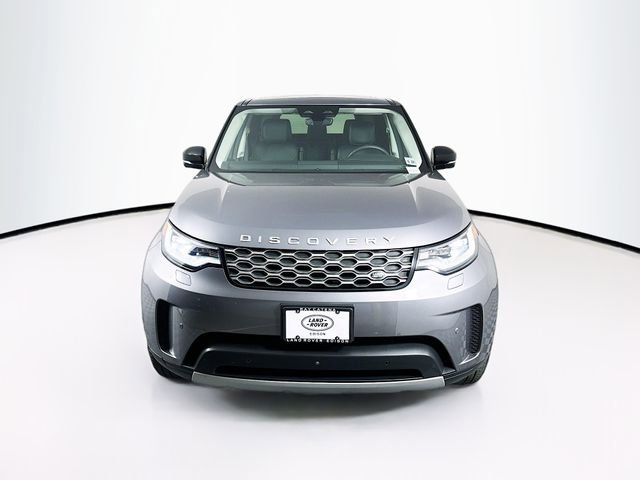 Used 2024 Land Rover Discovery S image 2