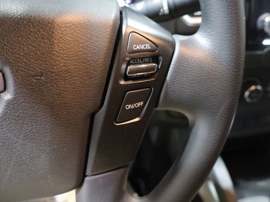 Used 2024 Nissan Frontier SV image 34