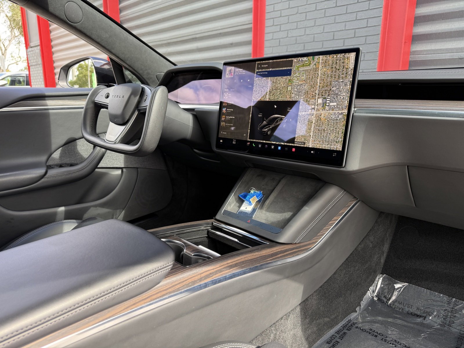 Used 2023 Tesla Model S Standard Range image 16