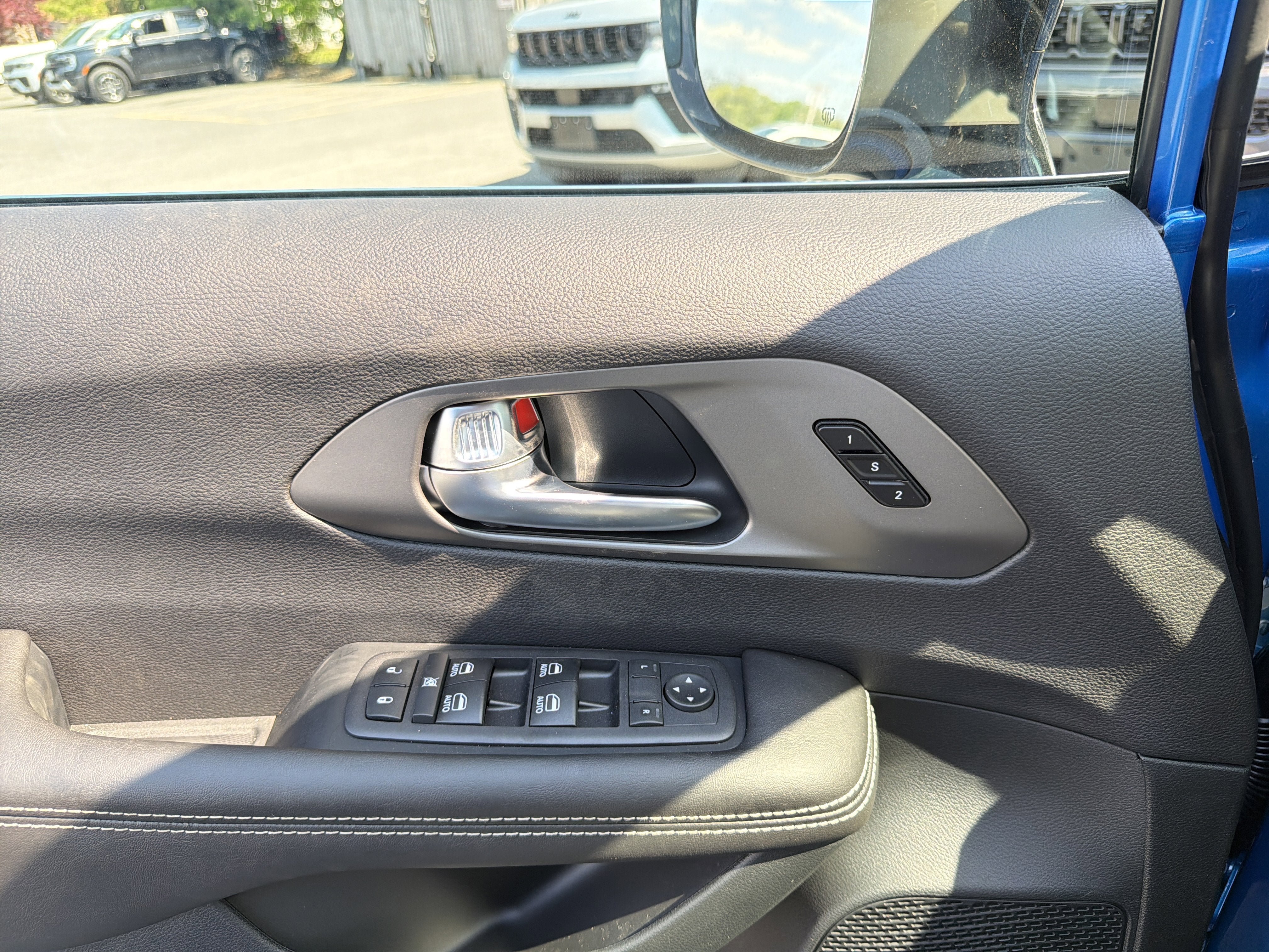 New 2027 Chrysler Pacifica Select AWD/4WD image 27