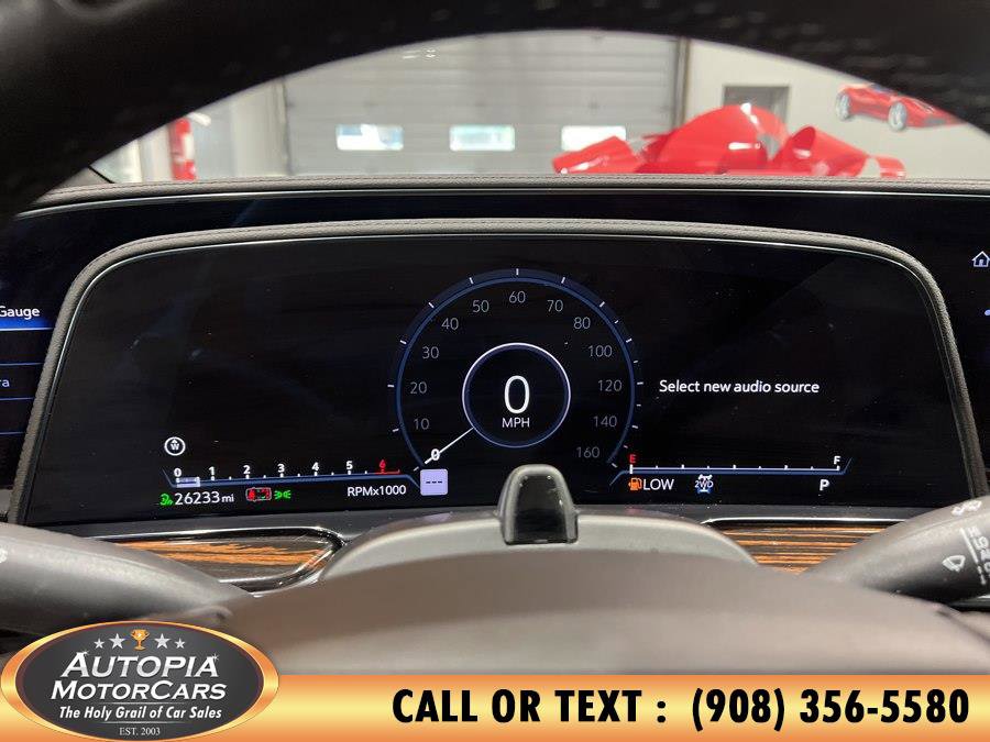 Used 2024 Cadillac Escalade Premium Luxury image 42