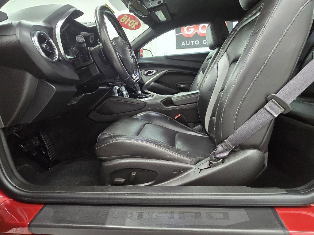 Used 2016 Chevrolet Camaro LT w/ RS Package RWD image 10