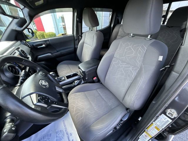 Used 2016 Toyota Tacoma TRD Sport image 15