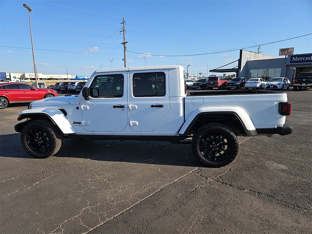 Used 2024 Jeep Gladiator Sport image 3