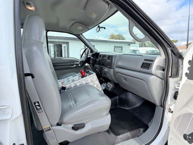 Used 2002 Ford F550 2WD Crew Cab Super Duty image 20