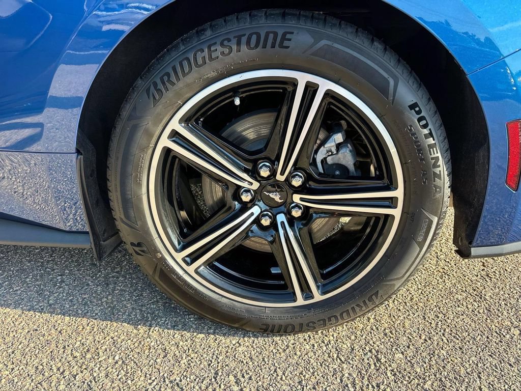 Used 2024 Ford Mustang Convertible RWD image 27