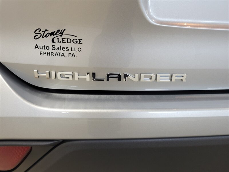 Used 2021 Toyota Highlander XLE AWD/4WD image 63