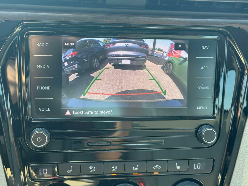 Used 2020 Volkswagen Passat 2.0T SEL FWD image 28