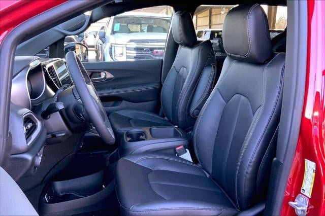New 2026 Chrysler Voyager LX FWD image 37
