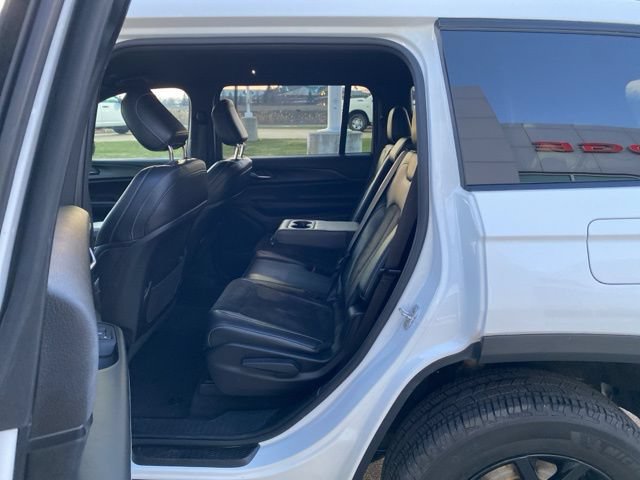 Used 2024 Jeep Grand Cherokee L Laredo AWD/4WD image 24
