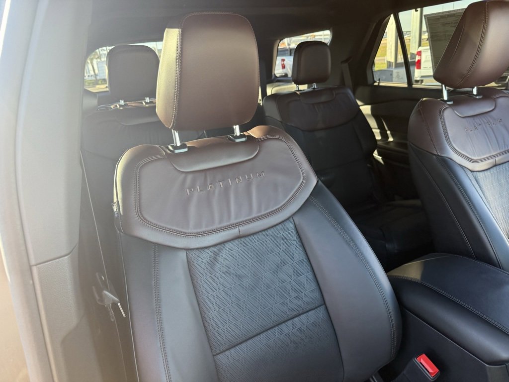 Used 2023 Ford Explorer Platinum w/ Technology Package image 42