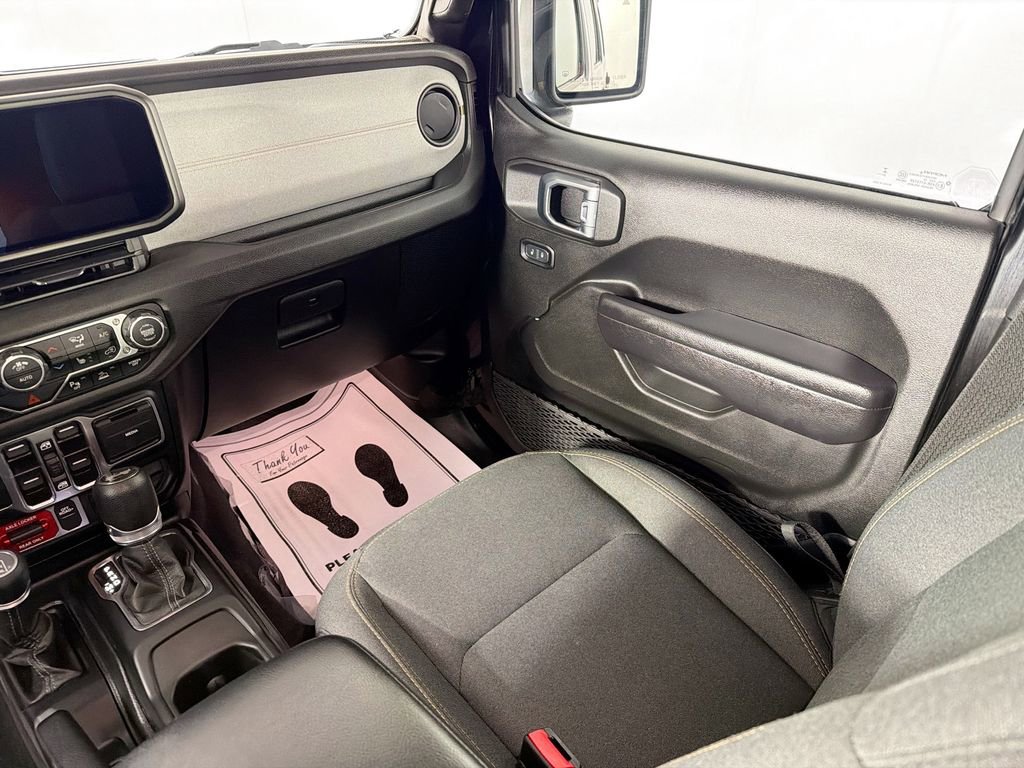 Used 2024 Jeep Wrangler Willys image 23