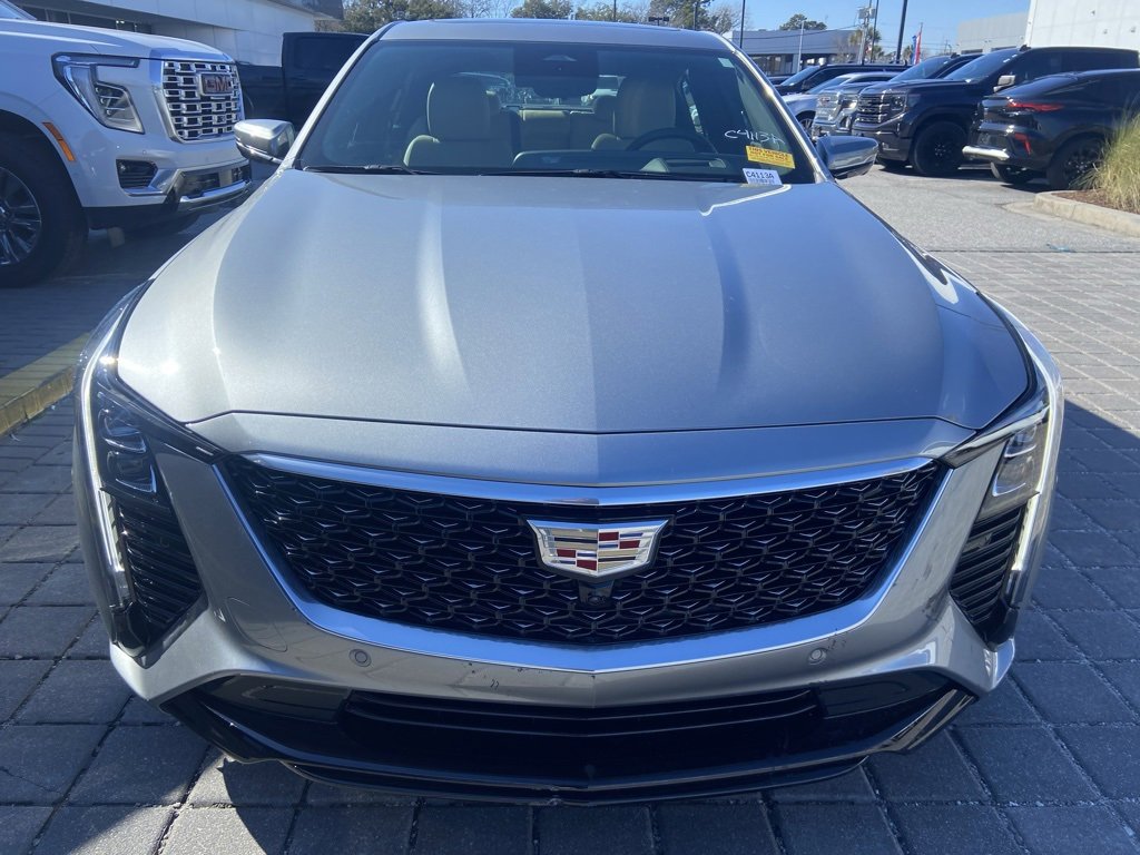 Used 2025 Cadillac CT5 Premium Luxury image 2