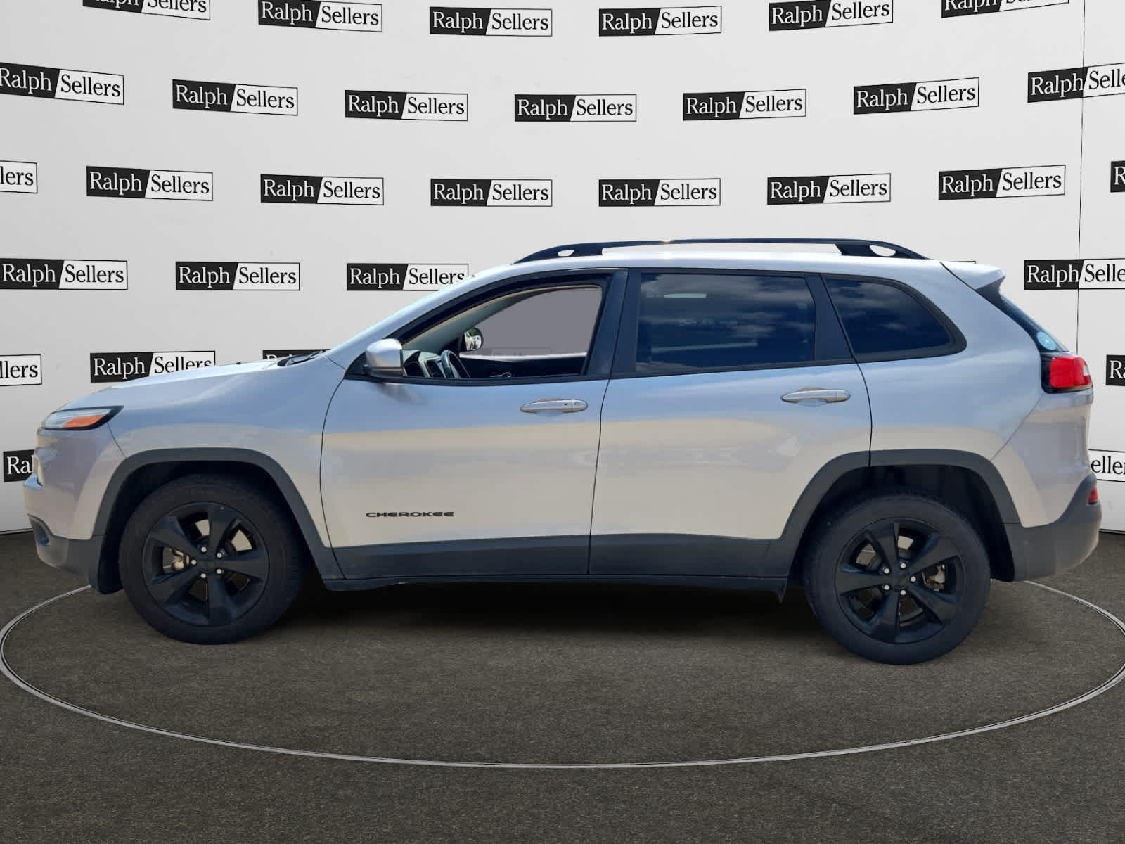 Used 2017 Jeep Cherokee High Altitude FWD image 3