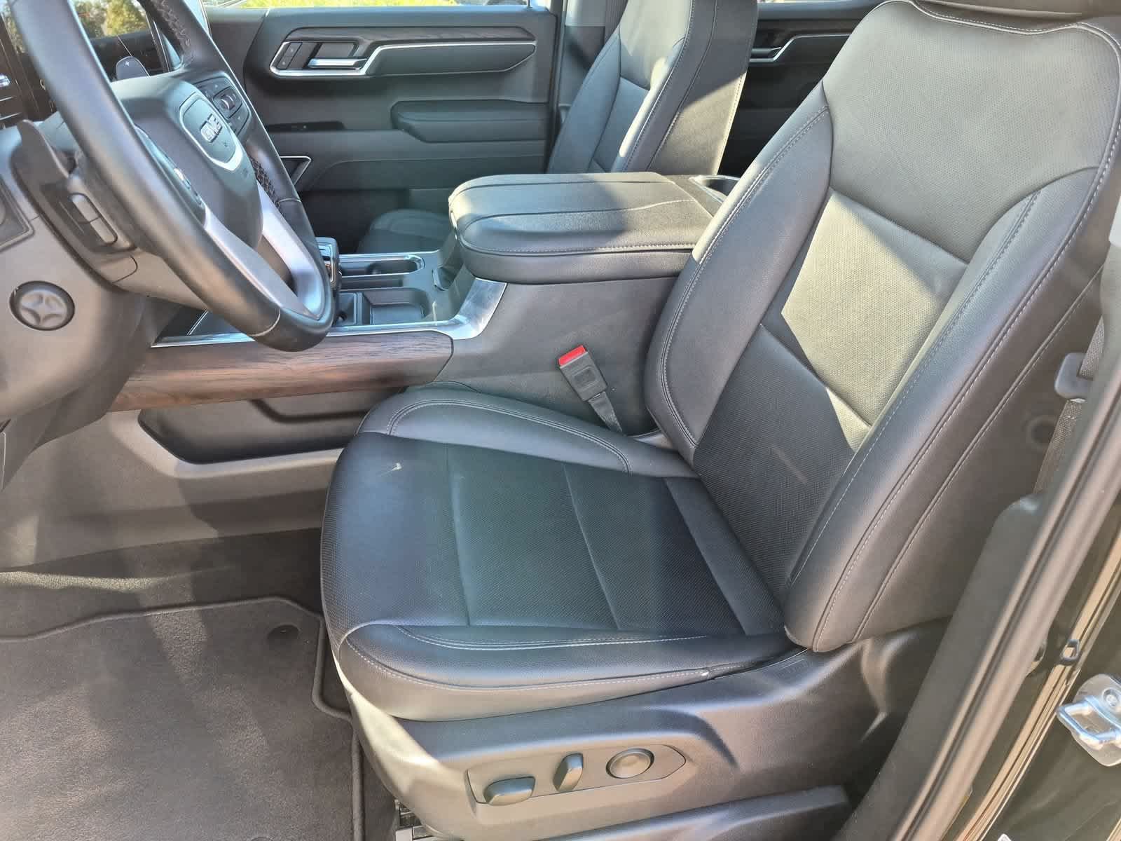 Used 2025 GMC Sierra 1500 SLT w/ SLT Premium Package AWD/4WD image 16
