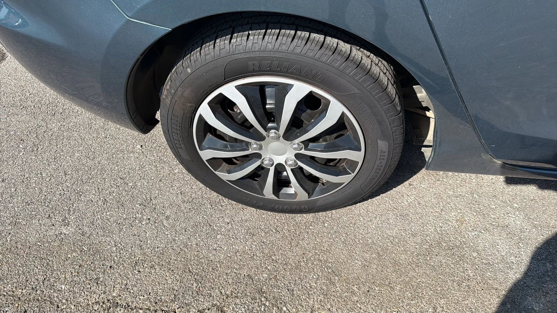 Used 2010 MAZDA MAZDA3 i Sport FWD image 25